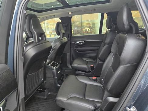 Used 2020 Volvo XC90 T8 Momentum w/ Protection Package image 17