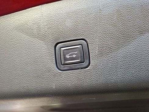 Used 2022 Chevrolet Traverse LT w/ LT Premium Package image 44