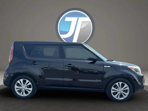 Used 2016 Kia Soul + FWD image 12