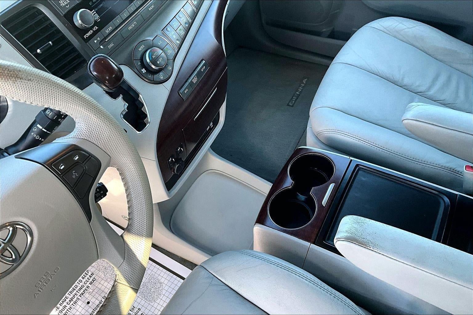 Used 2012 Toyota Sienna XLE w/ Entertainment Pkg AWD/4WD image 15