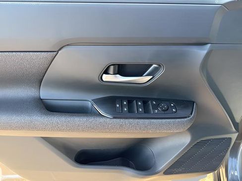 New 2025 Nissan Kicks SV image 7
