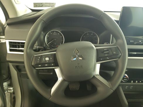 New 2026 Mitsubishi Outlander ES image 17