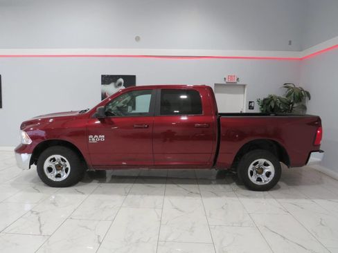 Used 2021 RAM 1500 Classic SLT image 5