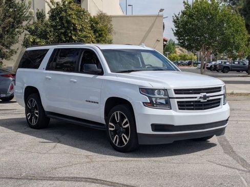 Used 2019 Chevrolet Suburban LT image 3