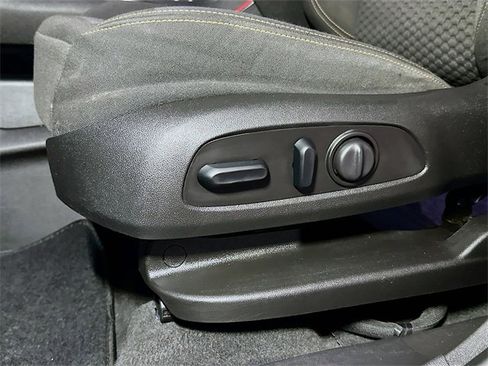 Used 2018 GMC Terrain SLE w/ Driver Convenience Package image 10