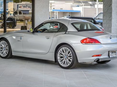 Used 2009 BMW Z4 sDrive35i image 10