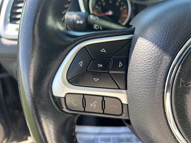 Used 2018 Jeep Compass Latitude FWD image 17