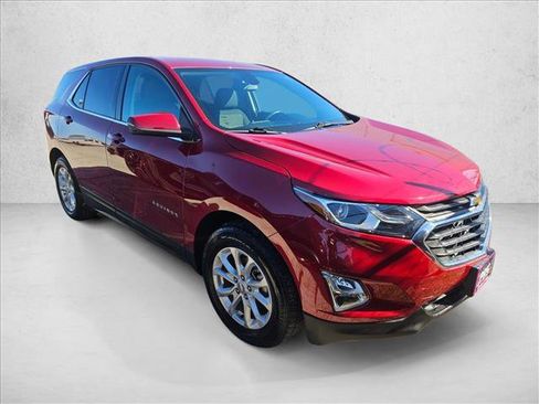 Used 2019 Chevrolet Equinox LT image 2