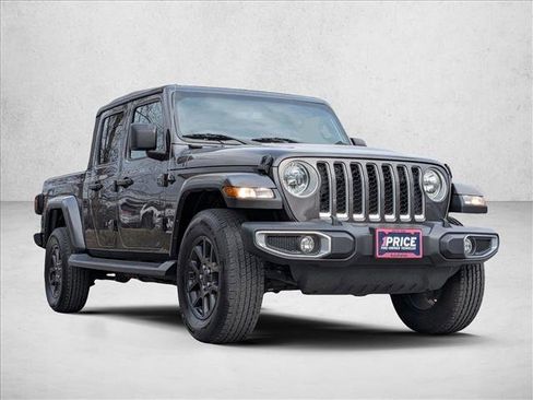 Used 2023 Jeep Gladiator Overland AWD/4WD image 3