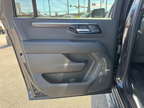 New 2026 Chevrolet Suburban LT w/ Comfort Package AWD/4WD image 15