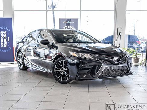 Used 2018 Toyota Camry SE w/ Audio Package image 3