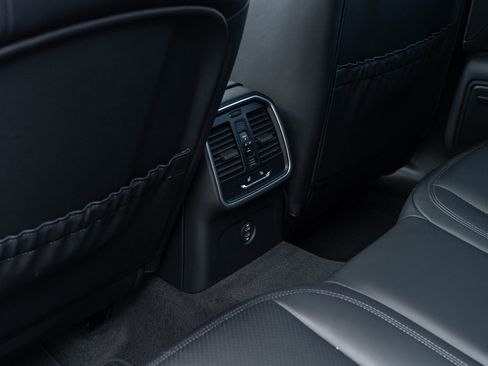 New 2026 Porsche Macan image 34