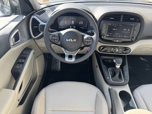 Certified 2023 Kia Soul LX image 15