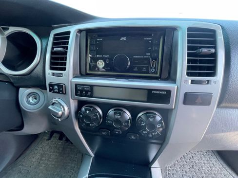 Used 2004 Toyota 4Runner SR5 AWD/4WD image 17