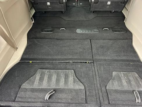 Used 2023 Chrysler Pacifica Touring-L FWD image 18