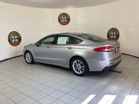 Used 2020 Ford Fusion SE FWD image 22