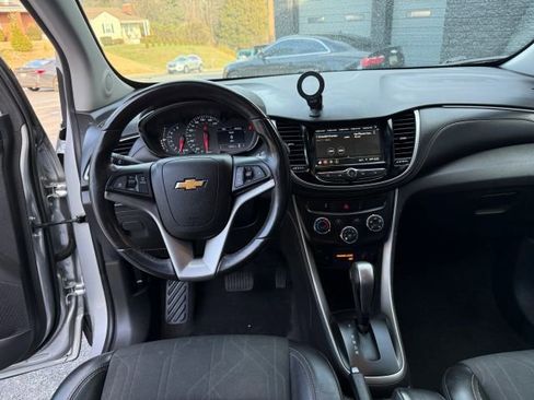 Used 2019 Chevrolet Trax LT w/ LT Convenience Package image 22