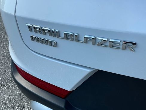 Used 2025 Chevrolet TrailBlazer LT AWD/4WD image 22