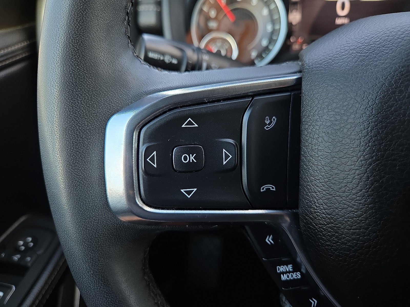 Used 2025 RAM 1500 Laramie AWD/4WD image 19