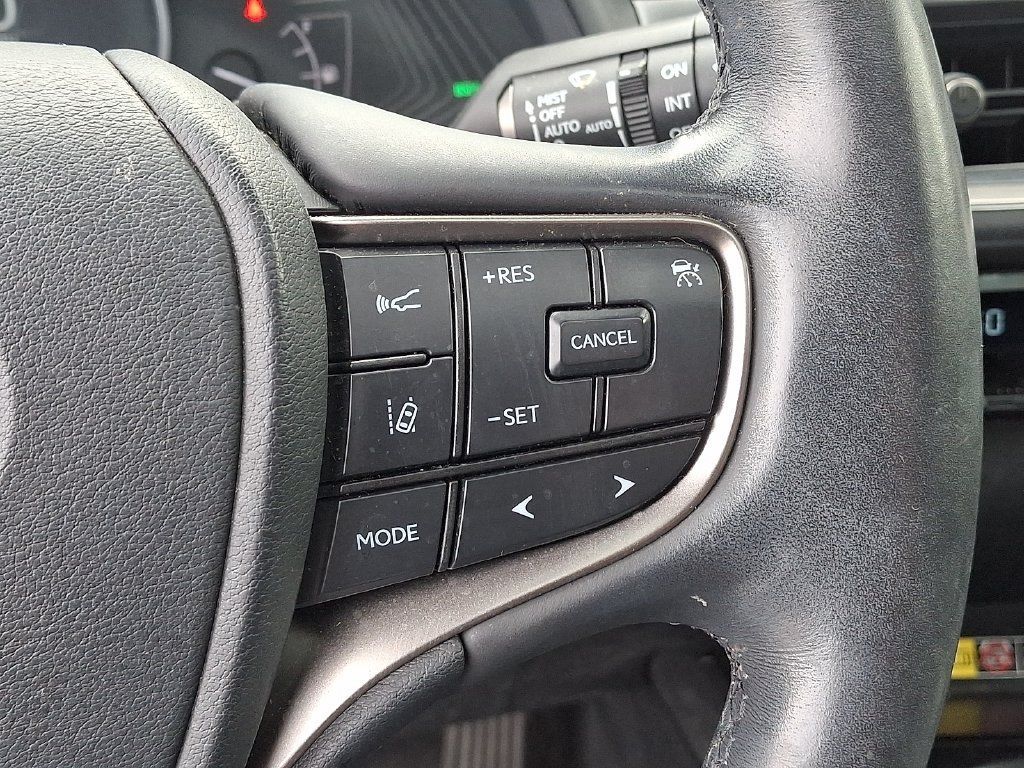 Used 2023 Lexus UX 250h AWD w/ Accessory Package (Z2) image 23