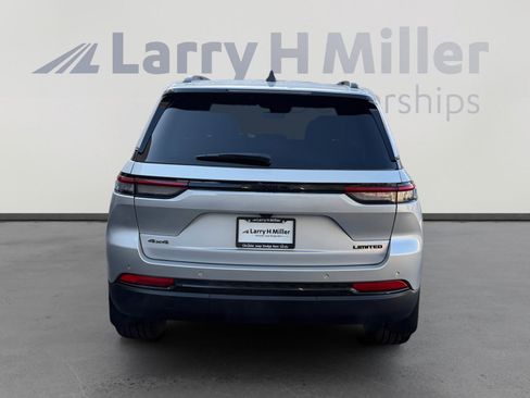 New 2025 Jeep Grand Cherokee Limited w/ Black Appearance Package image 4