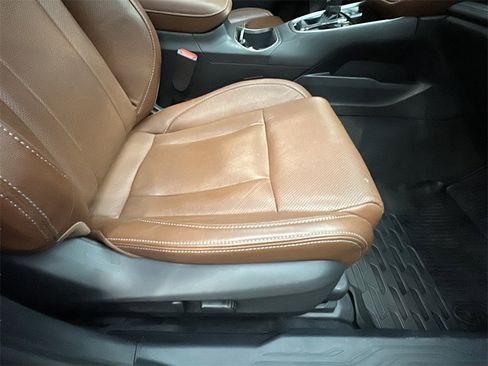 Used 2020 Subaru Outback Touring w/ Popular Package #2 image 18