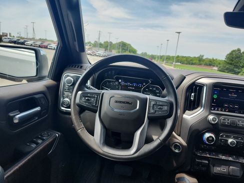 Used 2019 GMC Sierra 1500 Denali w/ Denali Ultimate Package AWD/4WD image 16
