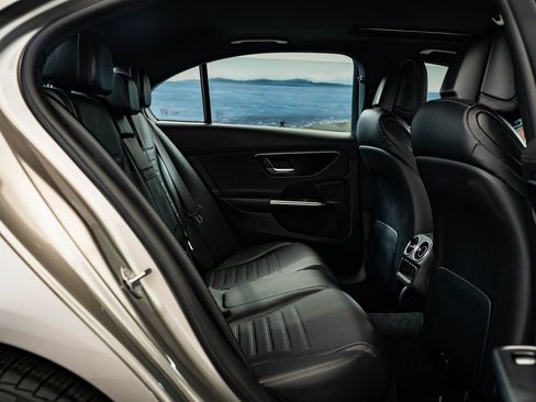 Certified 2024 Mercedes-Benz C 43 AMG 4MATIC Sedan image 46