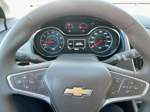 Used 2017 Chevrolet Cruze LT w/ Convenience Package image 21