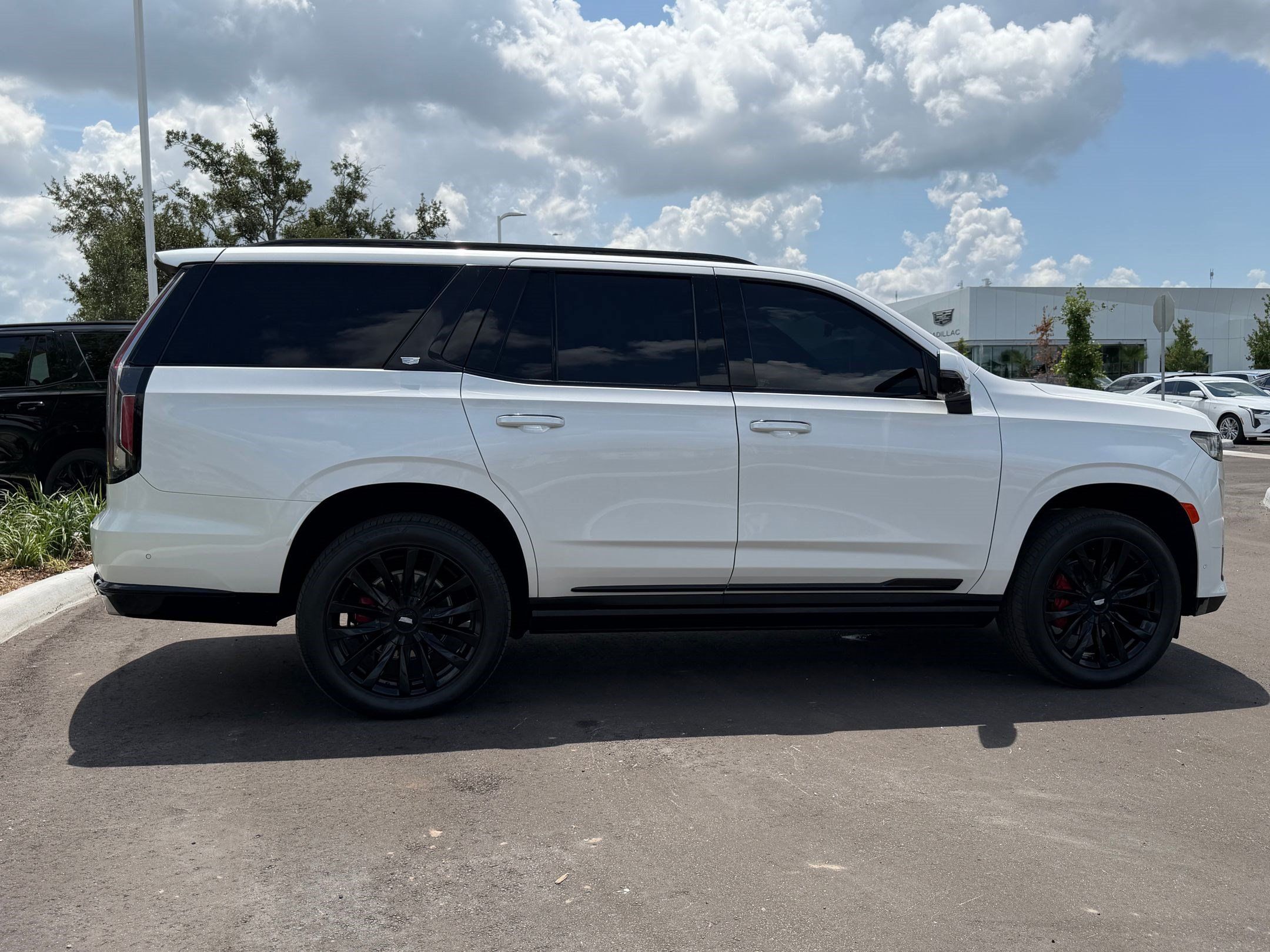 Certified 2024 Cadillac Escalade Premium Luxury w/ Performance Package AWD/4WD image 8
