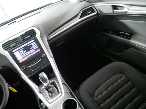 Used 2013 Ford Fusion SE image 11