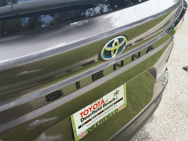 Used 2024 Toyota Sienna XLE w/ XLE Plus Package FWD image 9