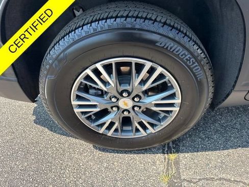 Used 2025 Chevrolet Traverse LT w/ LPO, Floor Liner Package FWD image 28