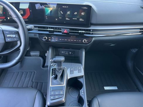 Used 2026 Kia Sportage EX image 28