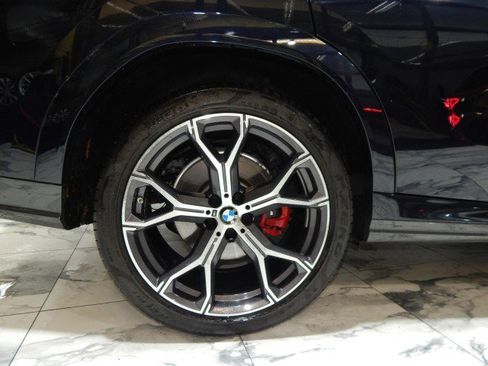 Used 2022 BMW X6 xDrive40i w/ Executive Package image 5