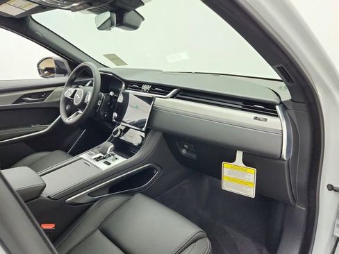 New 2026 Jaguar F-PACE R-Dynamic S image 17