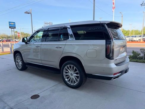 Used 2021 Cadillac Escalade Premium Luxury w/ LPO, Illumination Package image 3