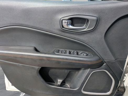 Used 2019 Jeep Compass Limited AWD/4WD image 14