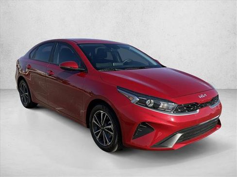Used 2023 Kia Forte LXS w/ LXS Technology Package image 3