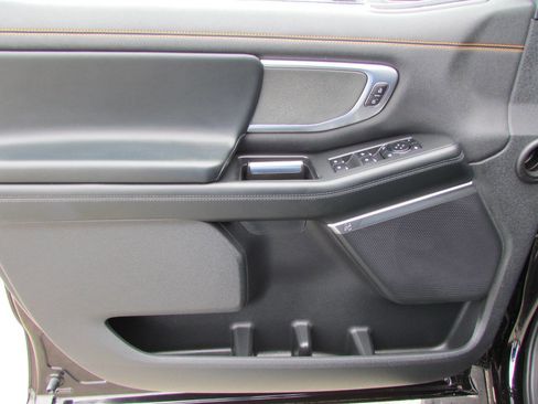 Used 2025 Ford Expedition Tremor image 17