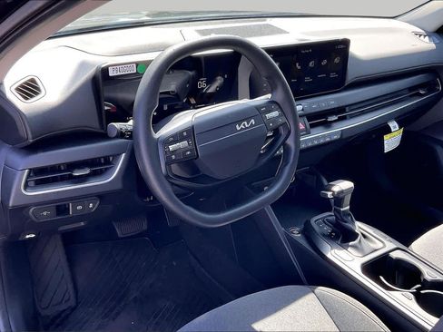 Used 2025 Kia K4 FWD image 17