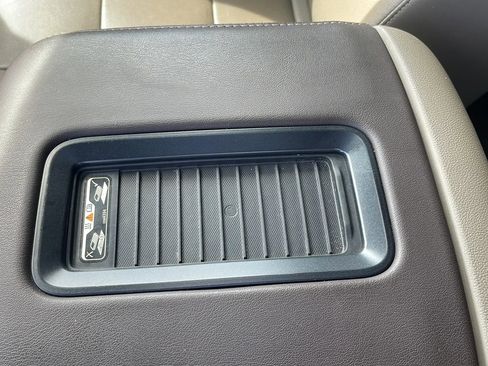 Used 2020 Chevrolet Suburban Premier image 35