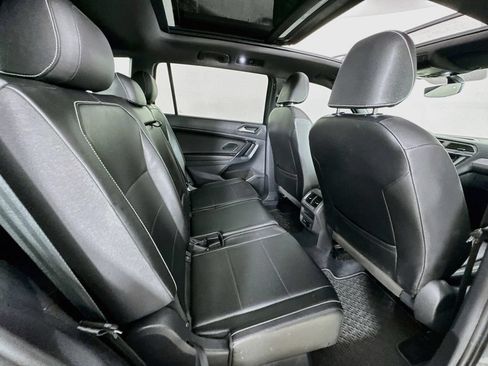 Used 2021 Volkswagen Tiguan SE FWD image 35