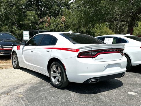 Used 2018 Dodge Charger SXT Plus RWD image 5