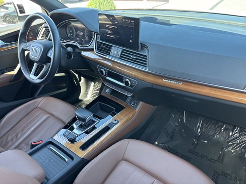Used 2021 Audi Q5 e Premium Plus w/ Premium Plus Package AWD/4WD image 11