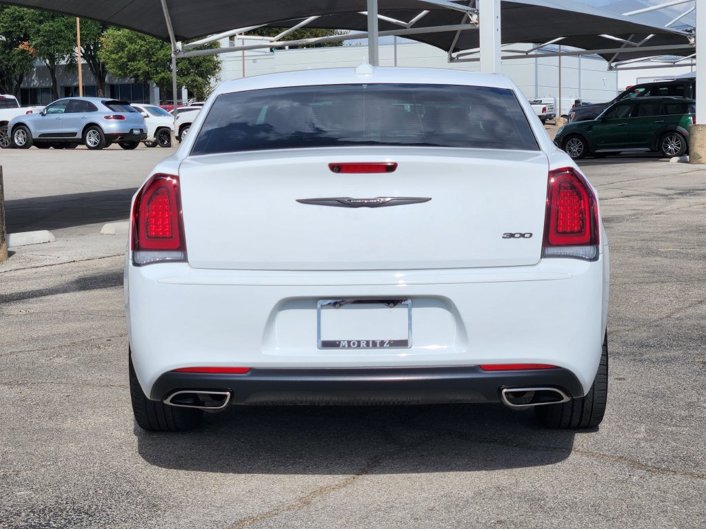 Used 2023 Chrysler 300 Touring w/ Sport Appearance Package RWD image 7