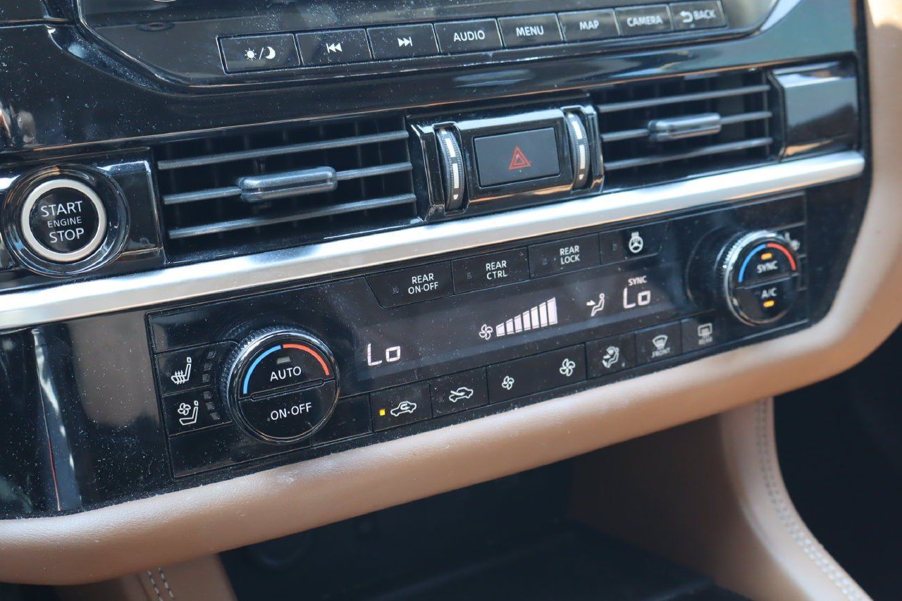 Used 2024 Nissan Pathfinder Platinum w/ Cargo Package FWD image 27