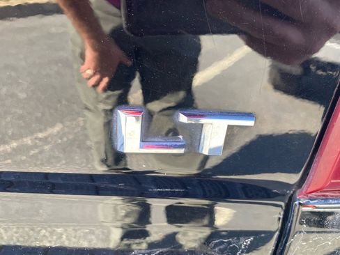 Used 2022 Chevrolet Silverado 1500 LT image 12