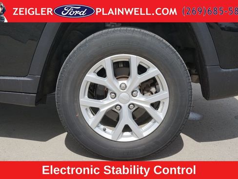 Used 2023 Jeep Grand Cherokee Limited AWD/4WD image 9