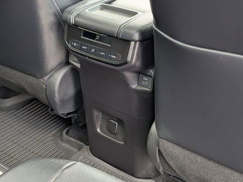 Used 2025 Toyota Grand Highlander FWD image 33